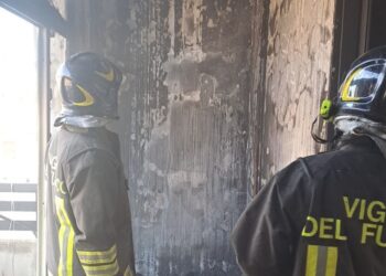 Vittoria, incendio in un deposito di attrezzi agricoli in contrada Alcerito