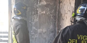 Vittoria, incendio in un deposito di attrezzi agricoli in contrada Alcerito