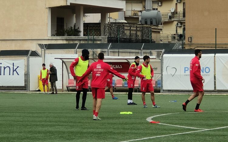 Il Modica calcio sul campo del Rosmarino in attesa dei verdetti finali