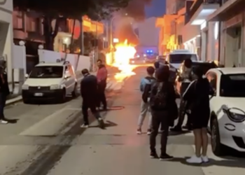 Auto in fiamme a Scoglitti, i vigili del fuoco spiegano che cosa è accaduto