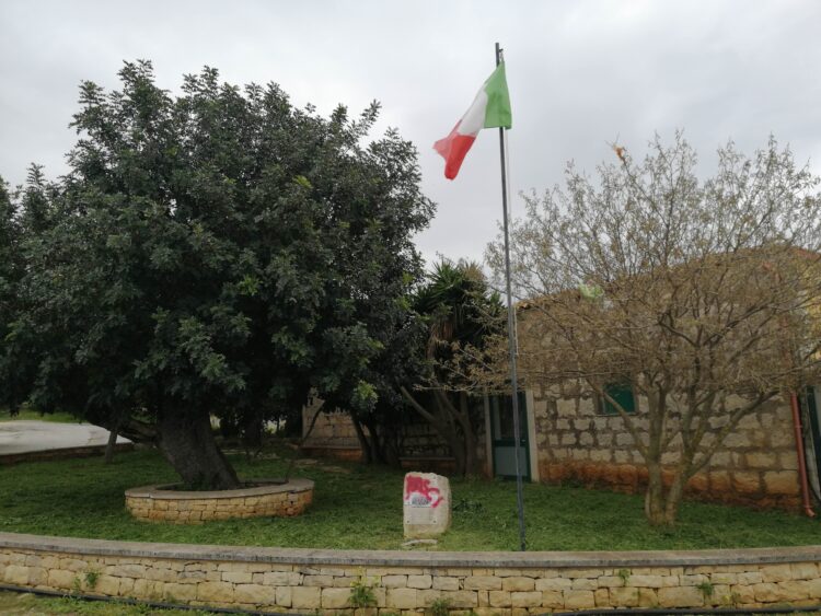 Marina di Ragusa, vandalizzata la stele in ricordo dei soldati caduti il 10 luglio del 1943