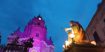 Settimana santa nella città antica di Ragusa, il fascino delle processioni promosse dalle confraternite