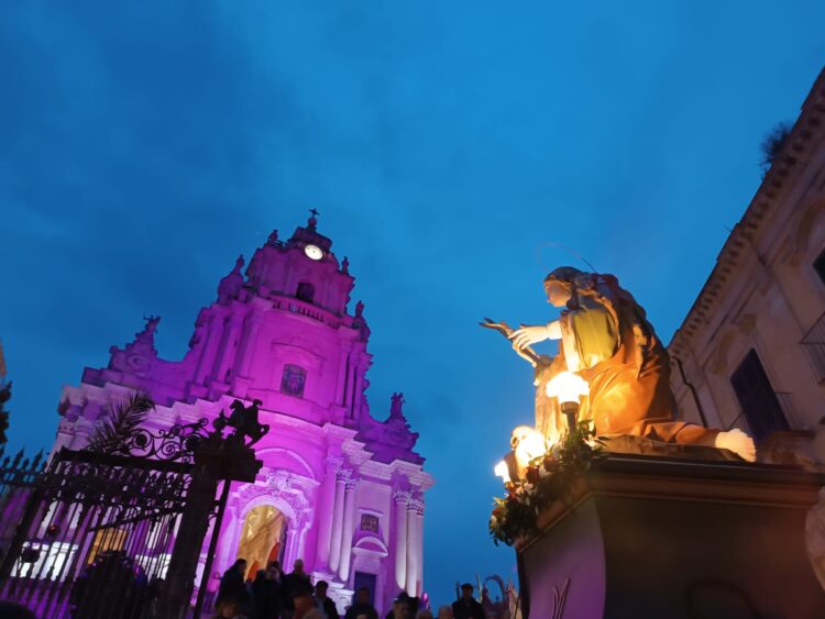 Settimana santa nella città antica di Ragusa, il fascino delle processioni promosse dalle confraternite