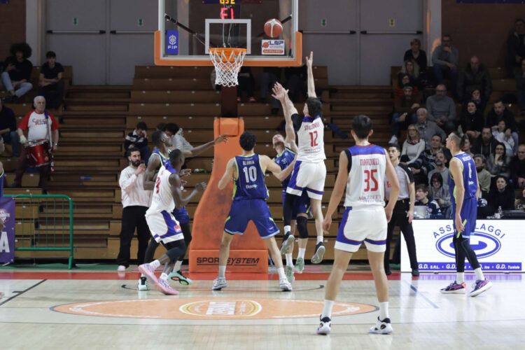 La Virtus Ragusa non può più sbagliare, a caccia del pass per i playout