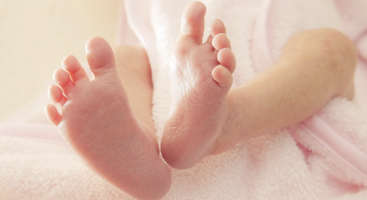 Ragusa e la storia di coraggio della piccolissima Maria: nata prematura e che è andata a ricongiungersi con il gemello e la mamma