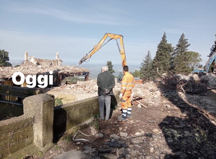 Chiaramonte, lo skyline de “La Pineta” non c’è più