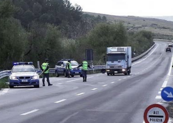 Polizia stradale, controlli pasquali: ritirate 12 patenti