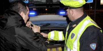 Controlli della Polstrada nel fine settimana, ritirate 5 patenti. Due denunce all’autorità giudiziaria