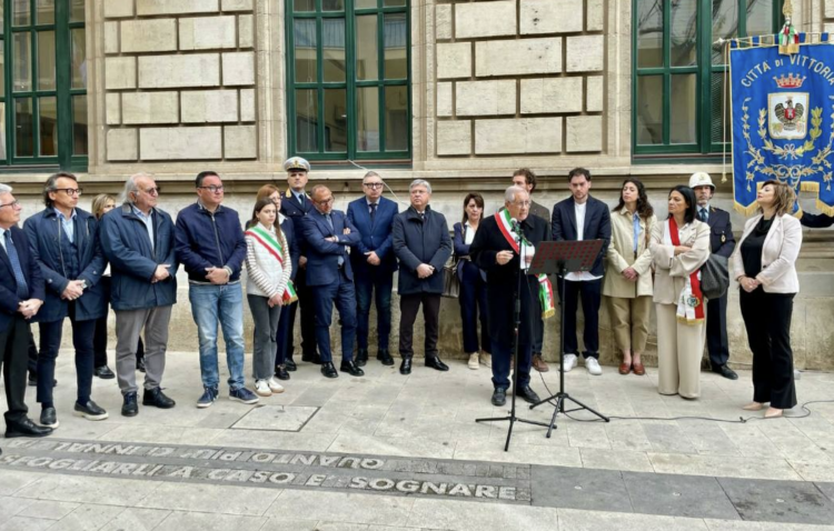 Vittoria, cerimonia solenne per l’intitolazione di una via al questore Marcello Guglielmino