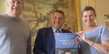 Scicli, la sottosegretaria all’ambiente del governo laburista del Regno Unito in visita in città