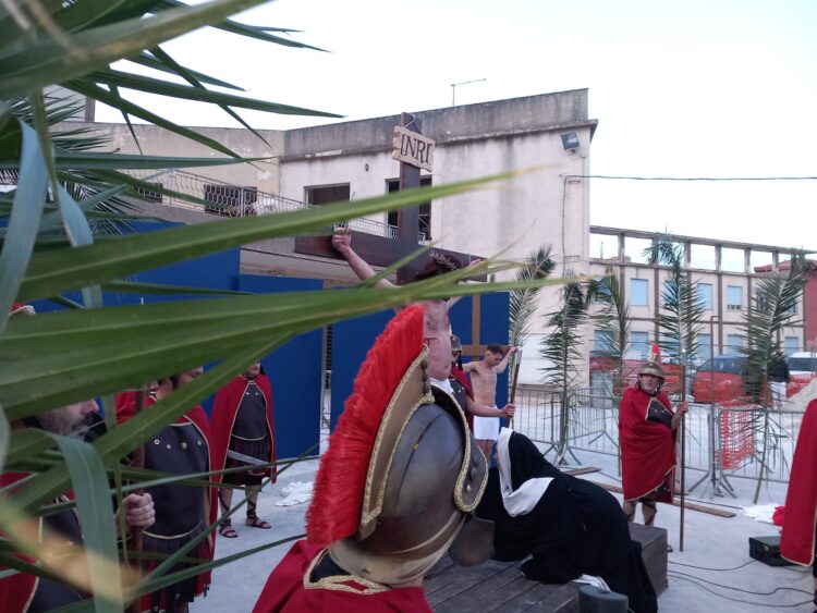 Ragusa, torna la Via crucis vivente della parrocchia Sacro Cuore di Gesù