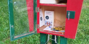 Ragusa, installata la “bibliocasetta” nella villa di via Archimede
