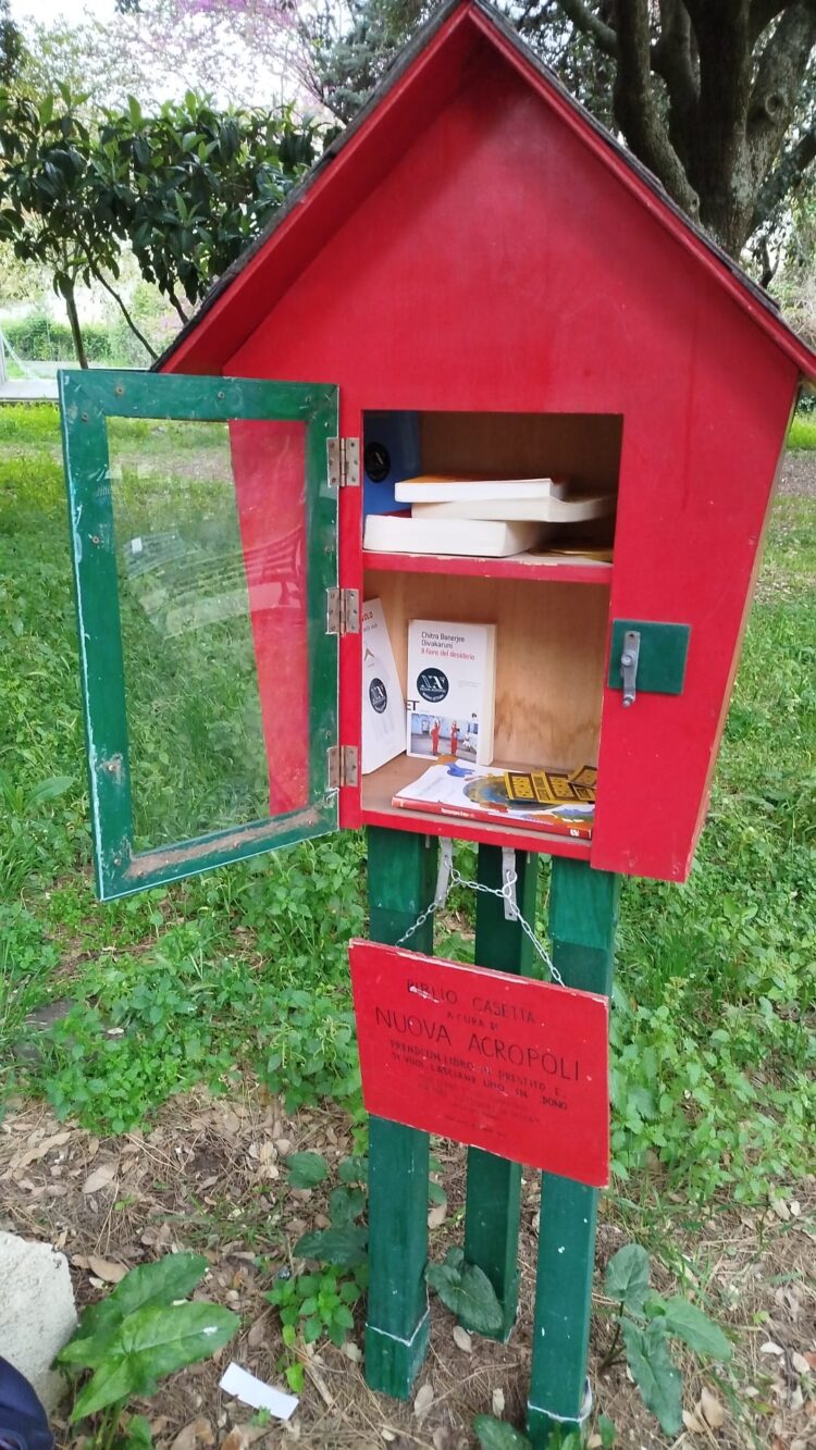 Ragusa, installata la “bibliocasetta” nella villa di via Archimede