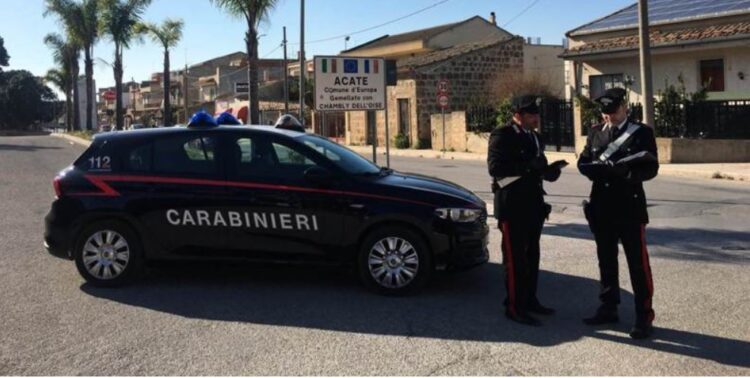 Acate, cercò di uccidere un uomo con un’ascia: arrestato un romeno