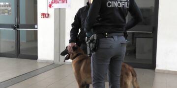 Modica, controlli antidroga della polizia a scuola