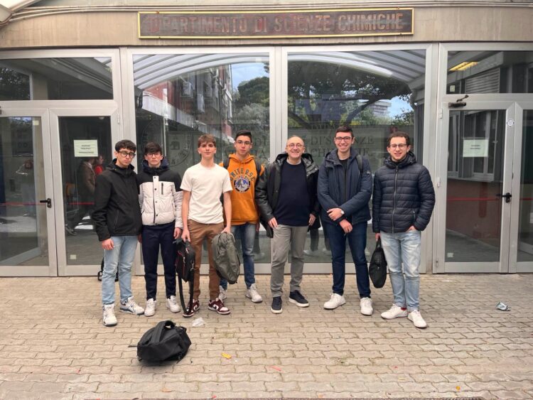 Studente ragusano trionfa alle fasi regionali dei giochi della Chimica 2025