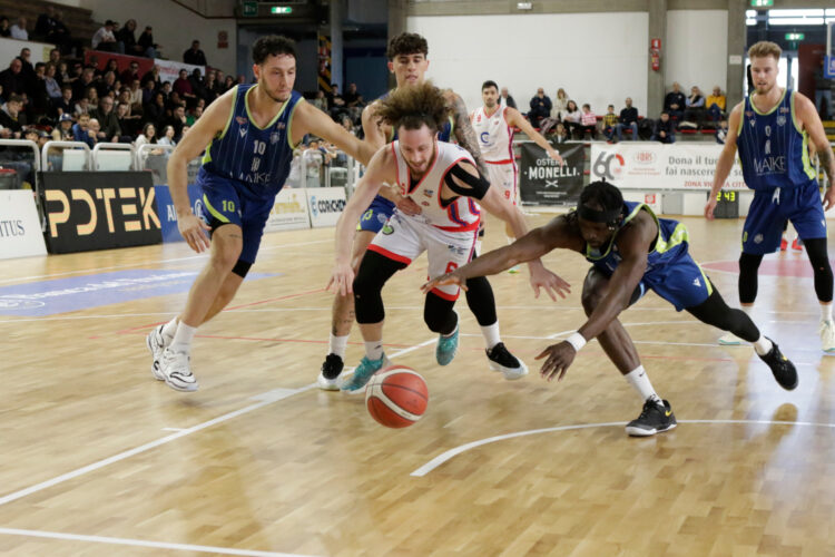 Terza sconfitta di fila per la Virtus Ragusa, ma i playout sono a un tiro di schioppo