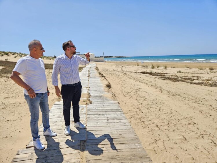 Marina di Modica, l’assessore Cannizzaro: “La spiaggia è già pulita”