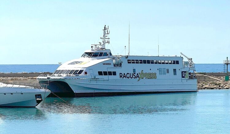 Sabato il viaggio inaugurale del catamarano che collega Marina di Ragusa con Malta