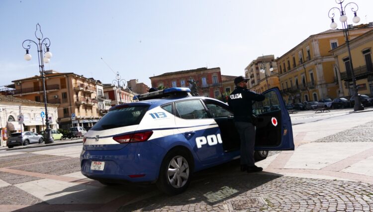 Vittoria, pregiudicato di 48 anni in carcere: è indagato per avere incendiato l’auto della cognata