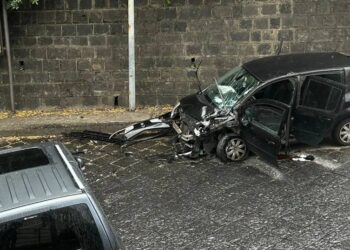 Scontro tra un’auto e un fuoristrada, grave un ragazzo di 15 anni