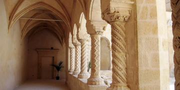 Modica e le tariffe per il chiostro di Santa Maria del Gesù per eventi privati, scoppia la polemica