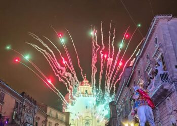 Ragusa, folla di devoti e fedeli per onorare il patrono San Giorgio