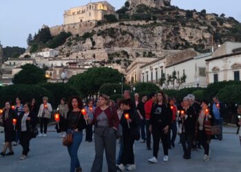 Scicli e l’omicidio di Ottaviano un anno dopo, stasera si è tenuta la fiaccolata