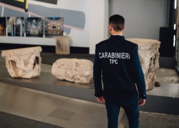 Modica, vende su un sito d’aste un dipinto di grande valore rubato 40 anni fa: denunciato per ricettazione