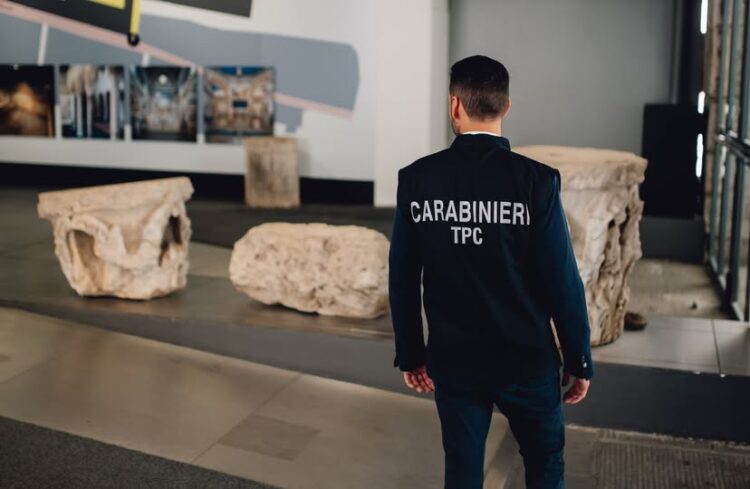 Modica, vende su un sito d’aste un dipinto di grande valore rubato 40 anni fa: denunciato per ricettazione