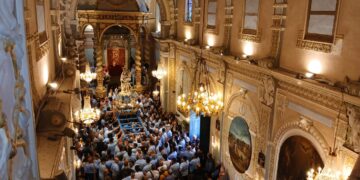 Chiaramonte, Maria Santissima di Gulfi: bagno di folla anche per il rito della discesa