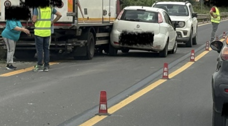 Incidente sulla Rg-Ct, traffico paralizzato all’altezza di Villa Gerosa