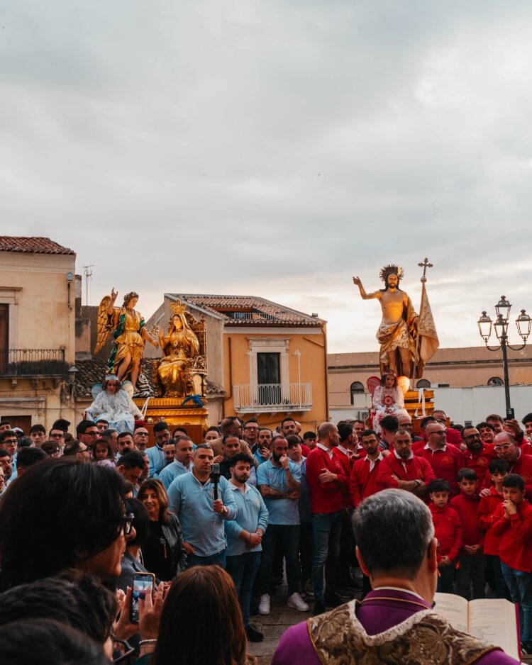 Ultimi straordinari momenti della Pasqua comisana
