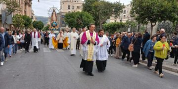 Maria Santissima della Medaglia, ieri pomeriggio a Ragusa la processione in centro storico