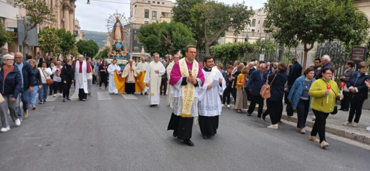 Maria Santissima della Medaglia, ieri pomeriggio a Ragusa la processione in centro storico