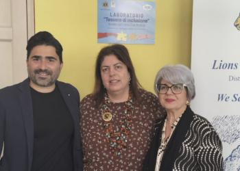 Modica, il Lions club dona alla scuola Santa Marta una poltrona sensoriale per gli alunni autistici