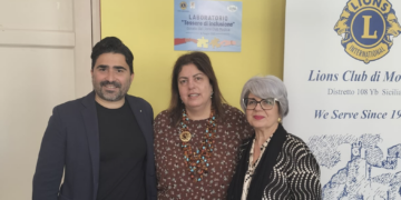 Modica, il Lions club dona alla scuola Santa Marta una poltrona sensoriale per gli alunni autistici