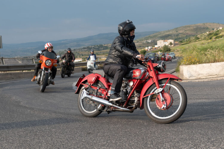 Moto storiche nel barocco ibleo, domani sera già i primi appuntamenti