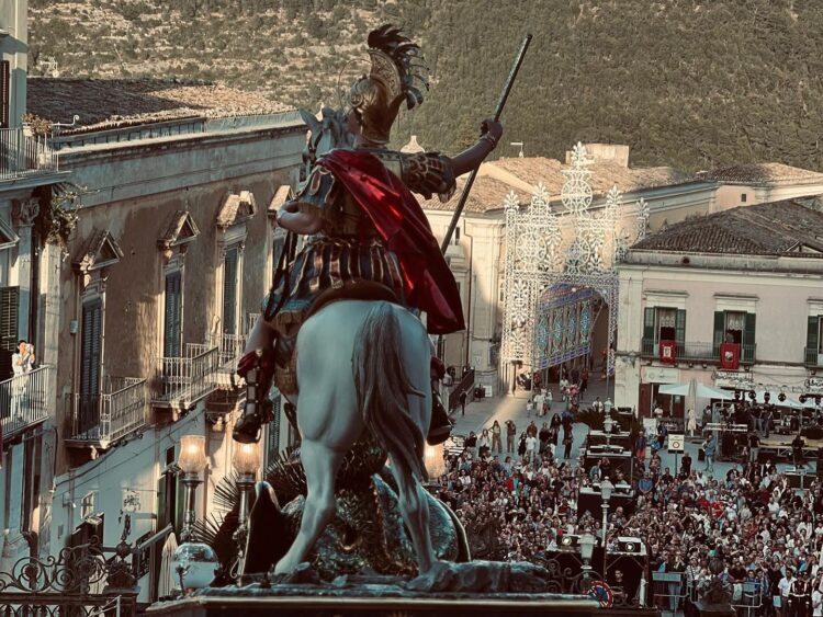 Ragusa, San Giorgio è tornato ad abbracciare il suo popolo