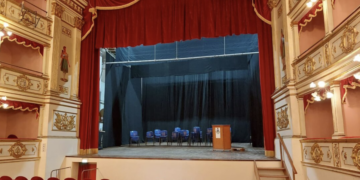 Vittoria, sarà restaurato il sipario del teatro Colonna