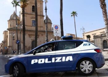 Vittoria, è accusato di avere dato fuoco a un’auto: un 23enne ai domiciliari