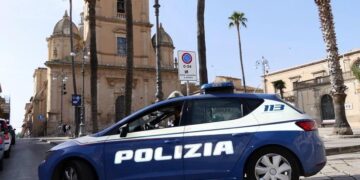 Vittoria, è accusato di avere dato fuoco a un’auto: un 23enne ai domiciliari