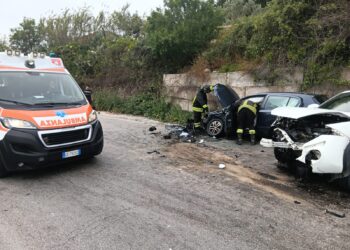 Vittoria, scontro tra due auto in contrada Volpe: quattro feriti