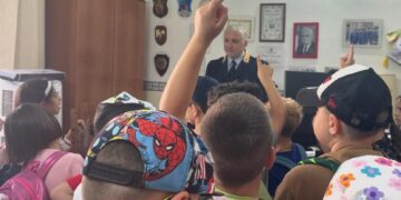 Modica, studenti in visita al comando della polizia locale