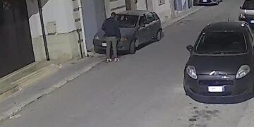 Vittoria, arrestato perché ritenuto l’autore dell’incendio dell’auto della cognata: “Sono innocente”