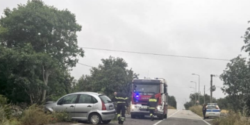 Scicli, perde il controllo dell’auto e sbatte contro un albero