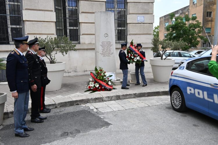 Ragusa, la polizia di Stato iblea omaggia il brigadiere Legrottaglie dopo la tragica scomparsa di ieri