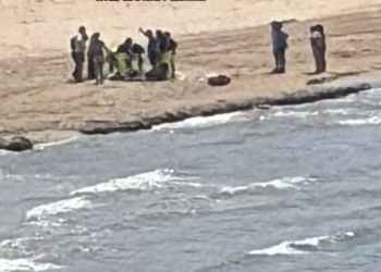 Donnalucata, malore in spiaggia per una persona. Sul posto due ambulanze