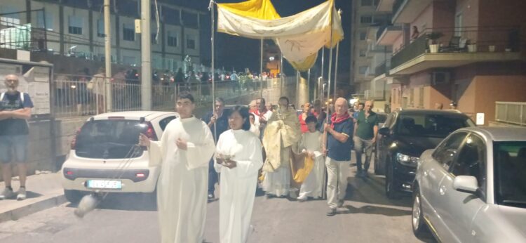 Sacro Cuore di Gesù a Ragusa, ieri sera la processione per le vie del quartiere