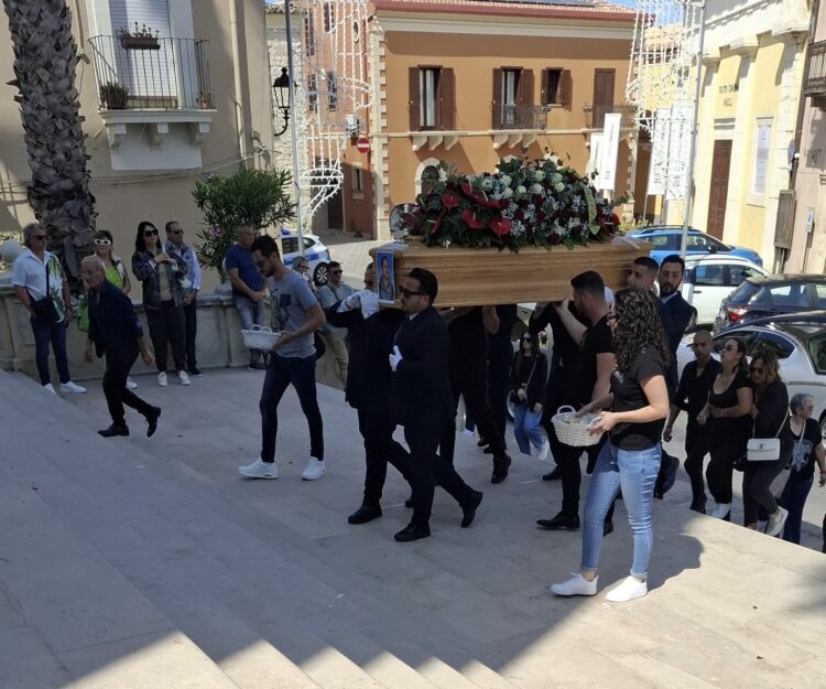 Comiso, questa mattina a San Biagio i funerali di Giuseppe Guastella